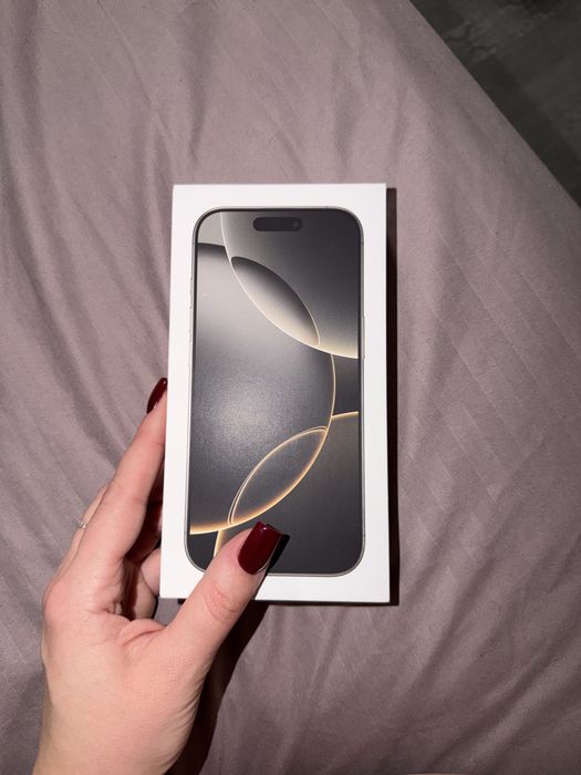 iPhone 16 pro Natural Titanium 128