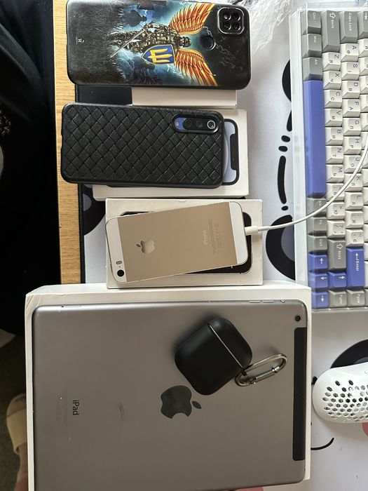 Лот ipad iphone airpods 2