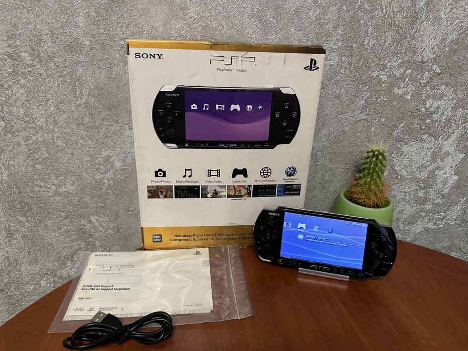 PSP 3000 в Ідеальному стані Повний Комплект
