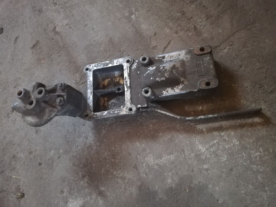 Кронштейн компресора маз