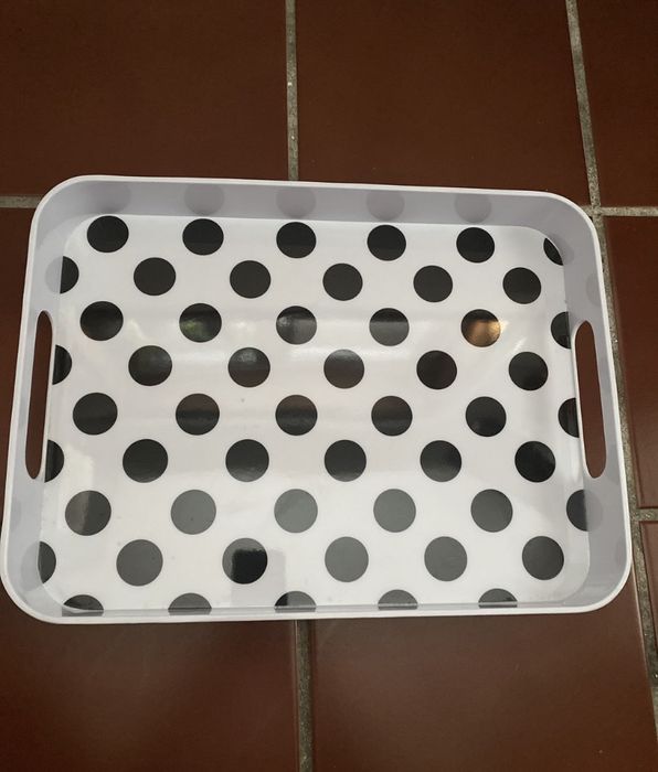 carregador pilhas, arca termica, cds virgens novos