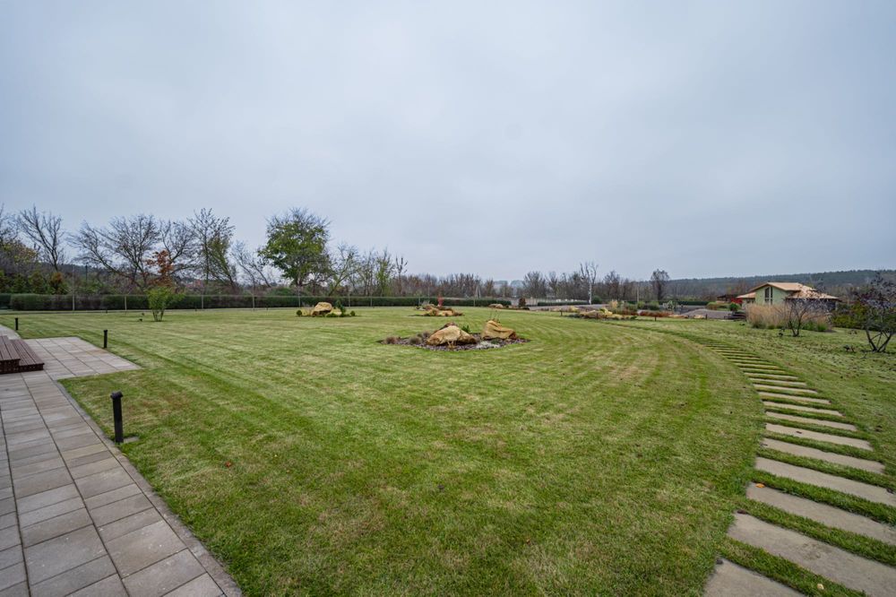 Продаж сучасної садиби у с.Велика Солтанівка - 1,1841 Га.