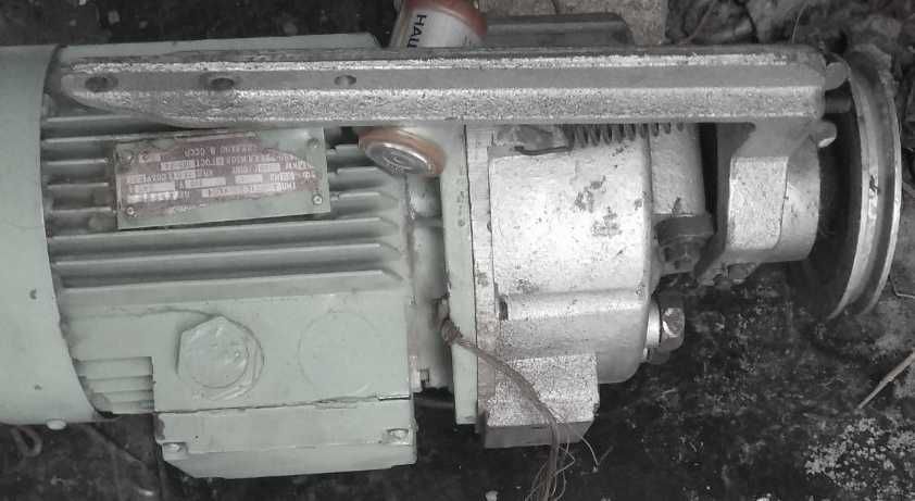 Электродвигатель с муфтой