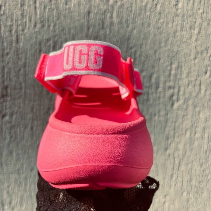 UGG босоніжки жіночі 35 розмір