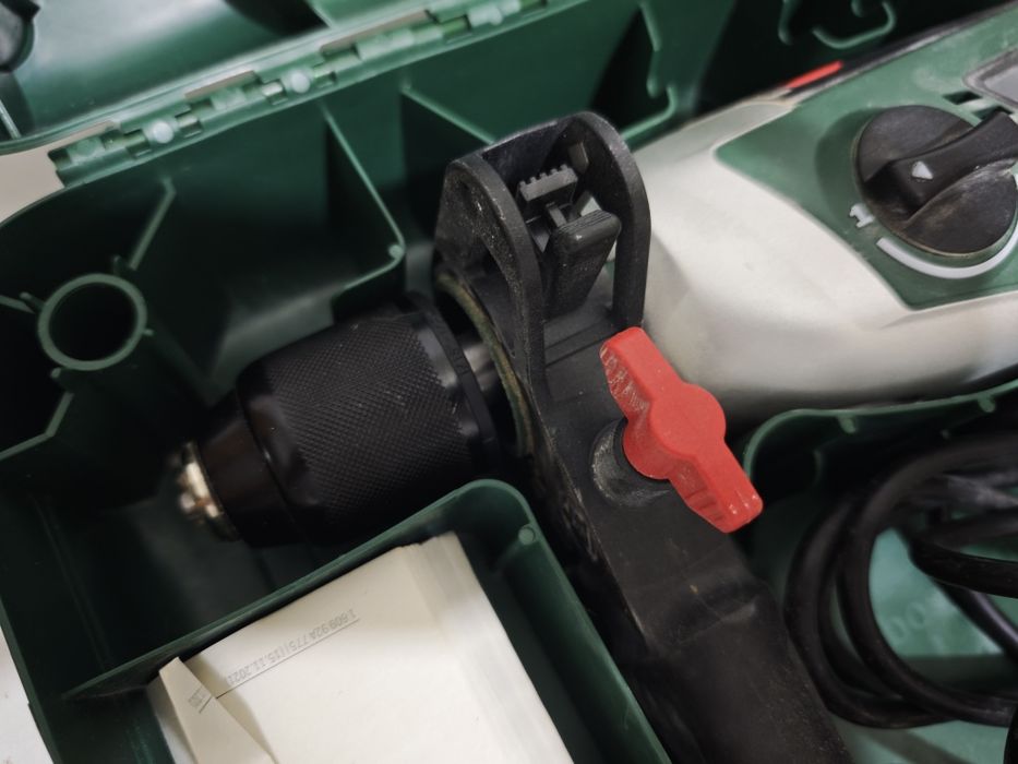 Berbequim com martelo Bosch Advancedimpact 900 (Como novo)