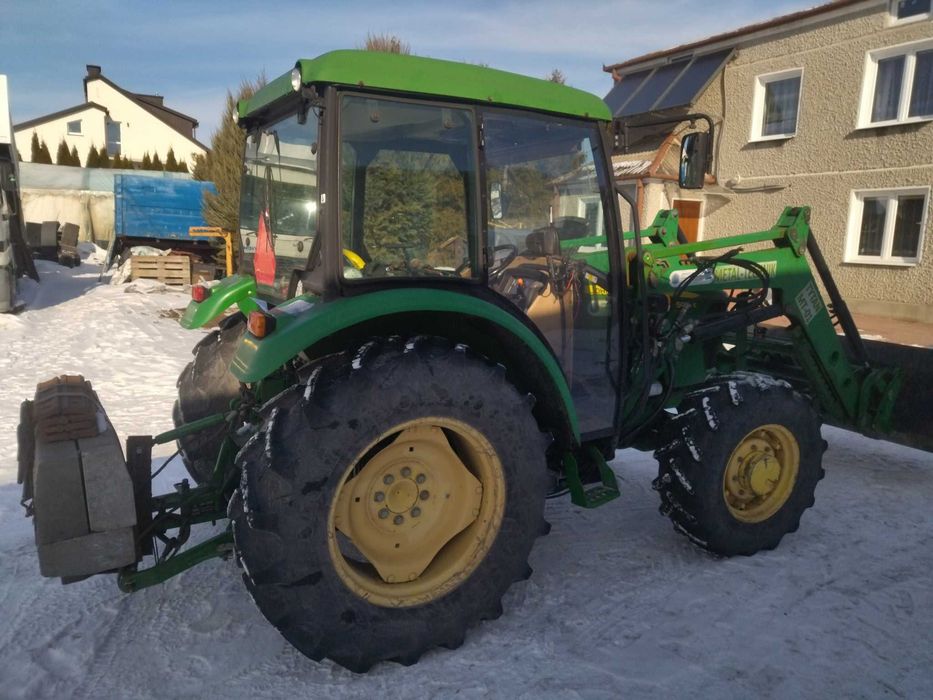 John Deere 5055e z ładowaczem czołowym