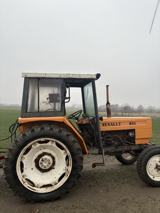 Renault 651 wszystko działa .