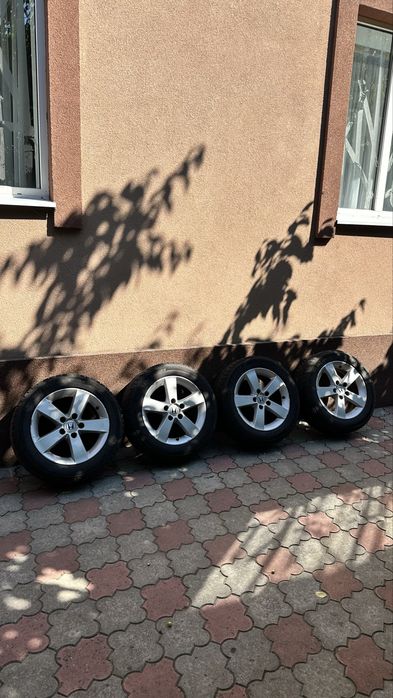 Титани на гарній зимовій шині Michelin 205/55 R16