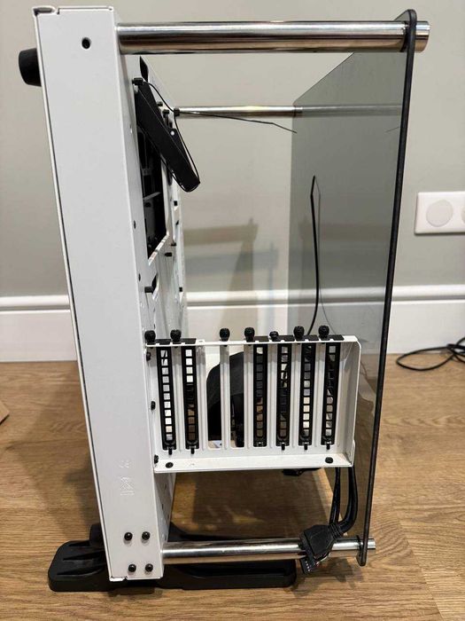 Корпус Thermaltake Core P3 White
