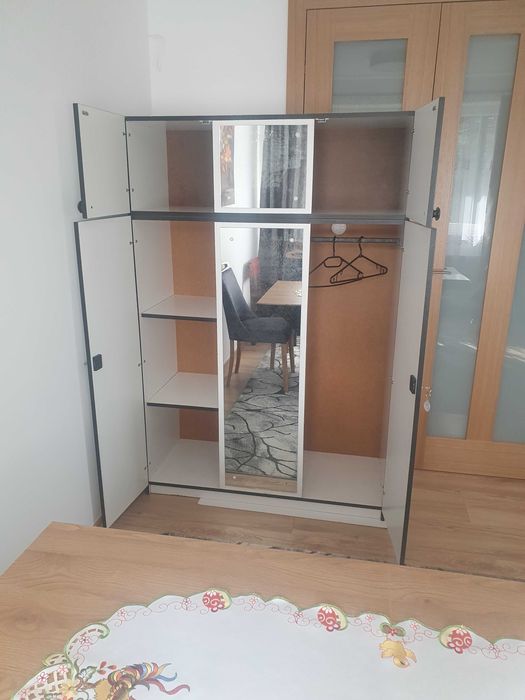 Szafa ubraniowa biała