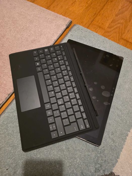 Microsoft surface pro 5472698985487411201