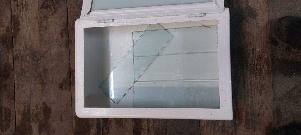 Apteczka metalowa klasyk z czasów PRL-u