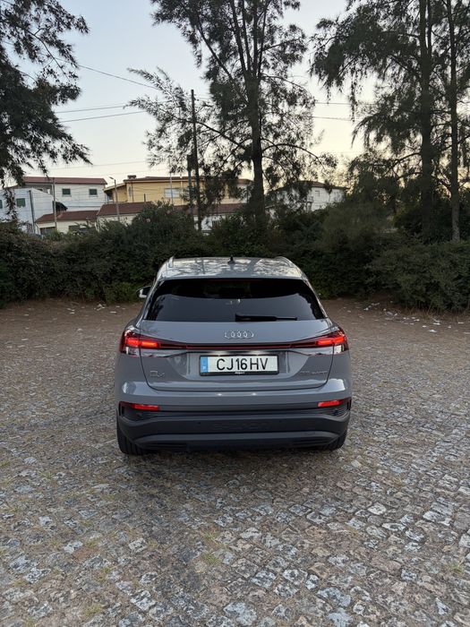 Audi Q4 - Etron 35 (Garantia)