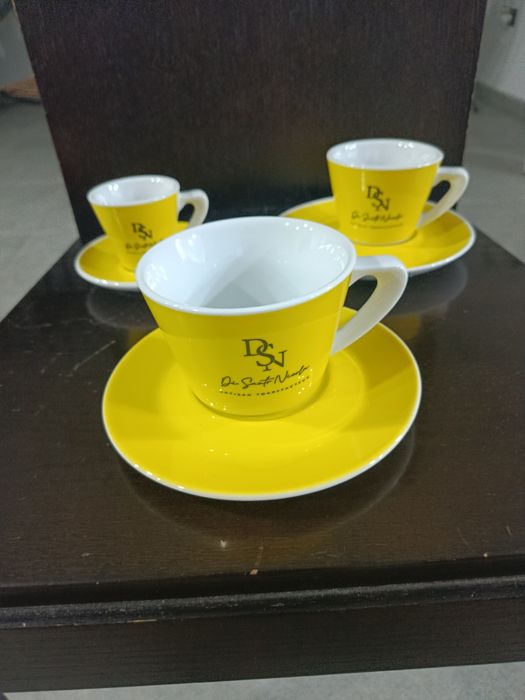 Chávenas de café, chã etc.