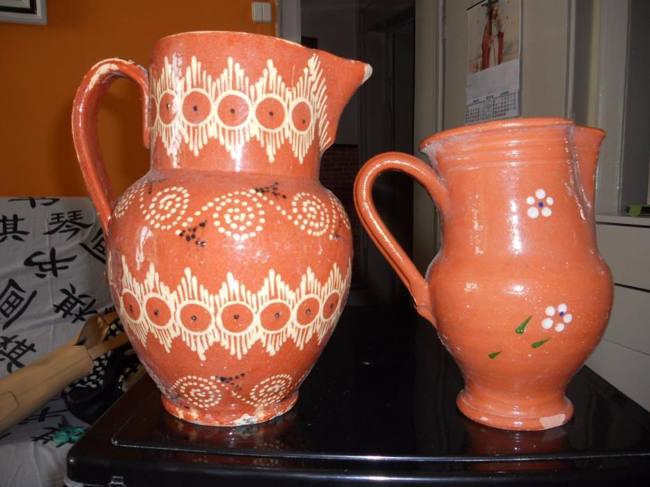 Clay Jars of Various Sizes442325468489328644