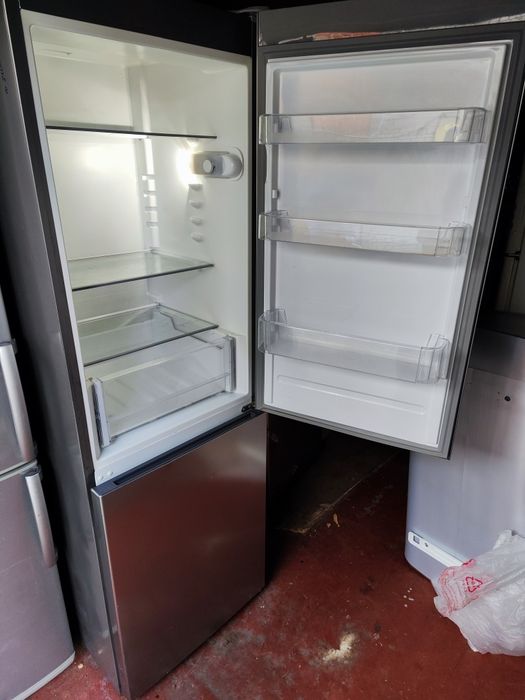 Продам холодильник Indesit