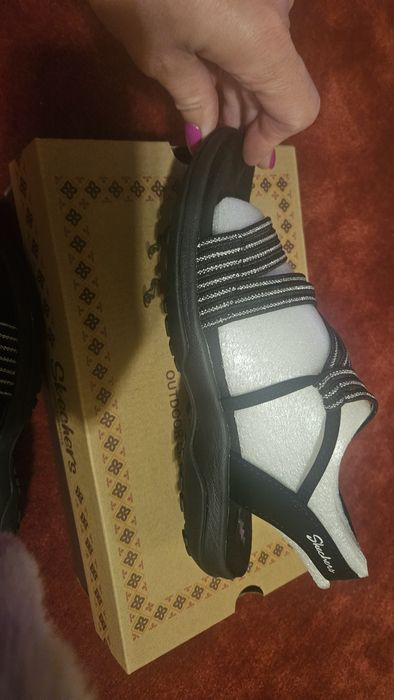 Skechers sandałki nowe r.37