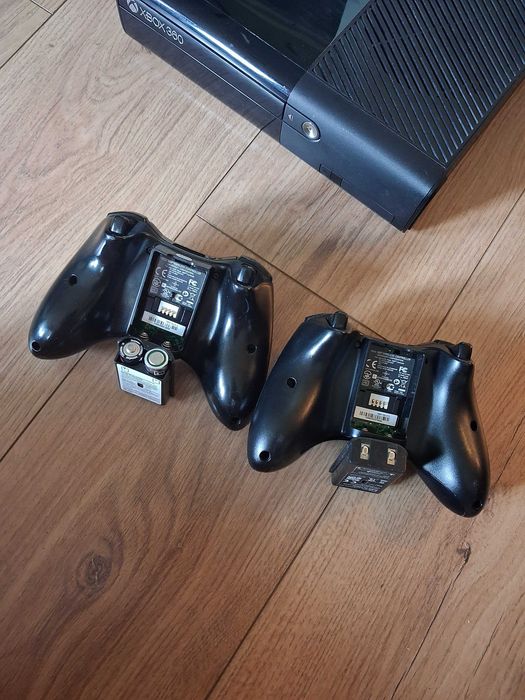 Konsola xbox 360 pady gry