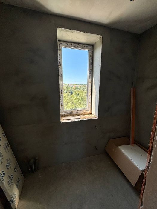 Продам Будинок  6 соток землі