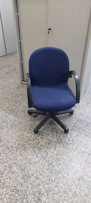 Cadeiras rodadas com braços