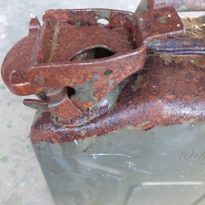 Jerrican antigo para gasóleo10 litros