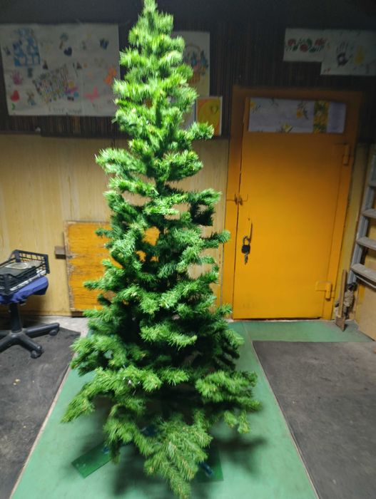 Искусственная елка 2.10 метра