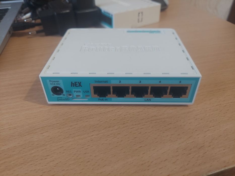 Mikrotik 750gr3.