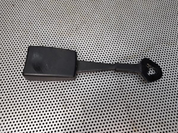 Encaixe de cinto frente esquerdo AUDI A4 Avant (8E5, B6)