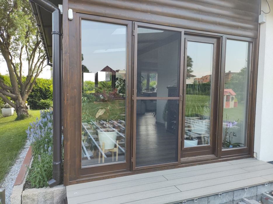 Moskitiera drzwiowa zawiasowa