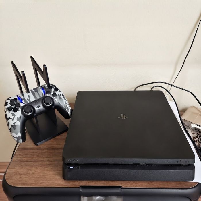 Konsola PlayStation 4 Slim 500GB | Cicha | Bezprzewodowy Pad z łopatkami PRO