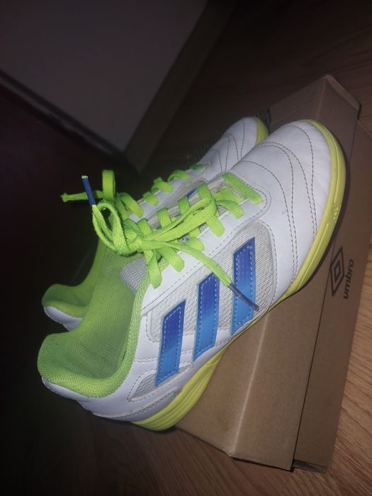 Niezniszczone Halówki chłopięce Adidas