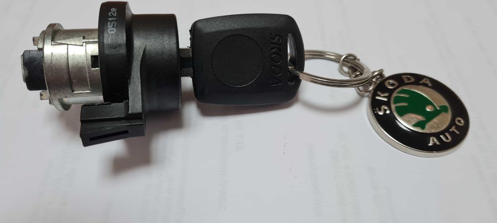 Замок зажигания Skoda Oktavia A5