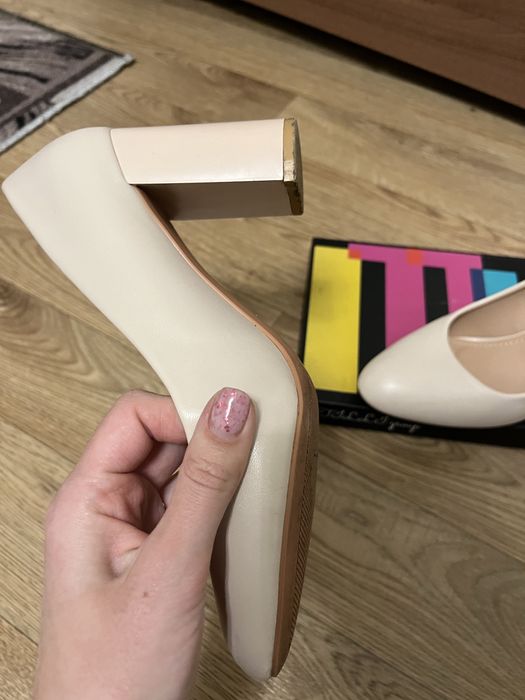 Туфлі 38 розміру