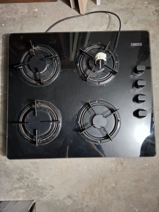 Placa zanussi com tampo em vidro