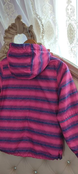 Куртка  на  дівчинку  весна   ріст 140