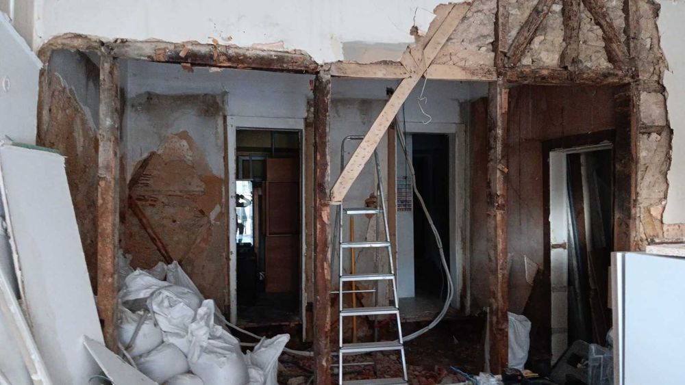 Empresa Decimeficiente, Construção a raiz e remodelações