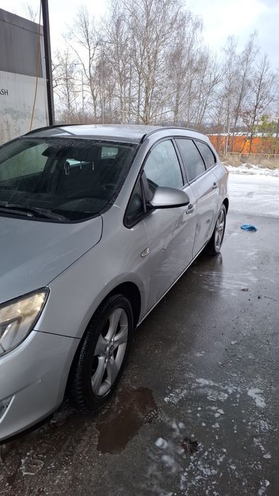 Opel Astra J sport tourer 2011 1.7 cdti
