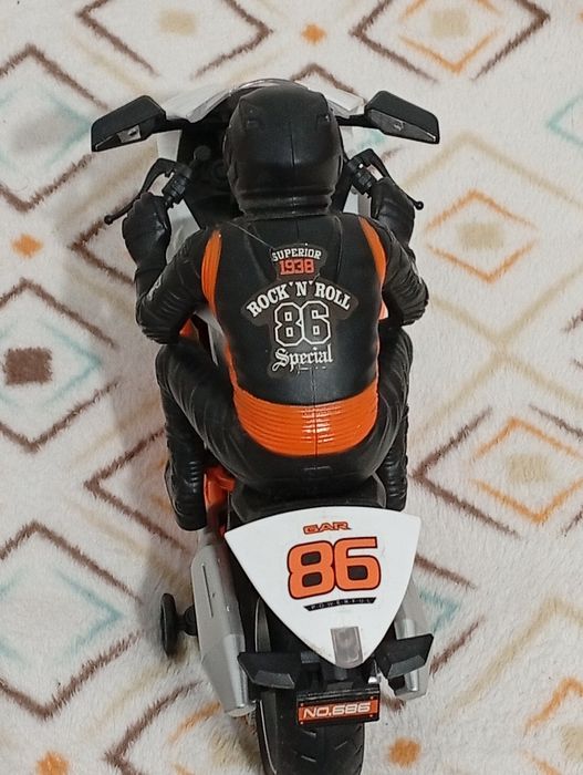 Moto de Brincar com motard a funcionar muito bem