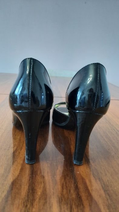 Buty skórzane na obcasie, szpilki, r. 37, Intershoe