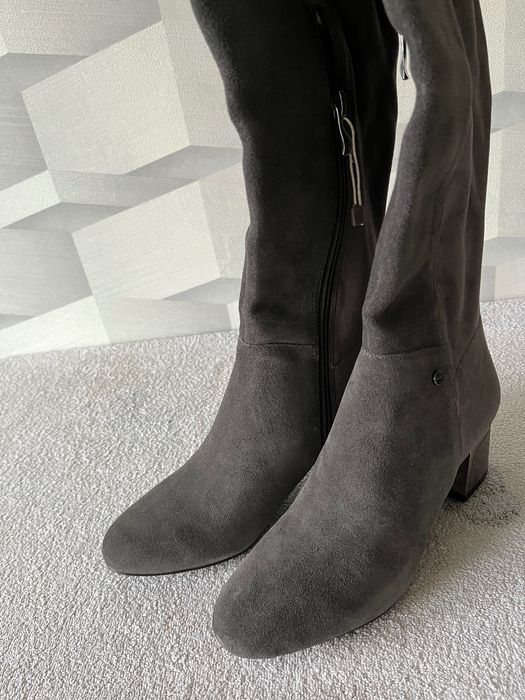 Сапоги DKNY розмір 37,5 (UK 4,5)