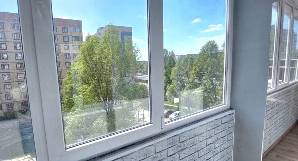 Продам 2 х комнатную квартиру Левый берег 11 мкр.