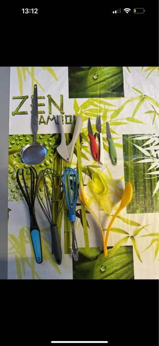 Kitchen utensils436286713999534080