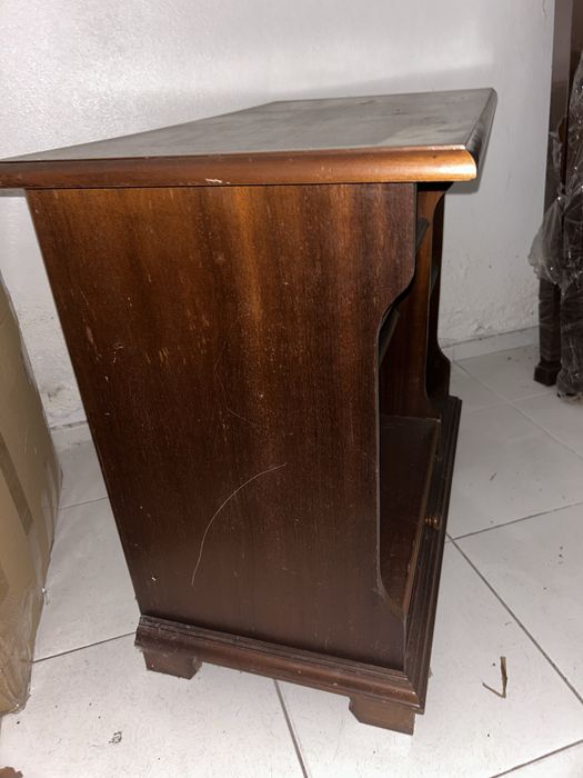 Movel de madeira antigo com gaveta para gira discos