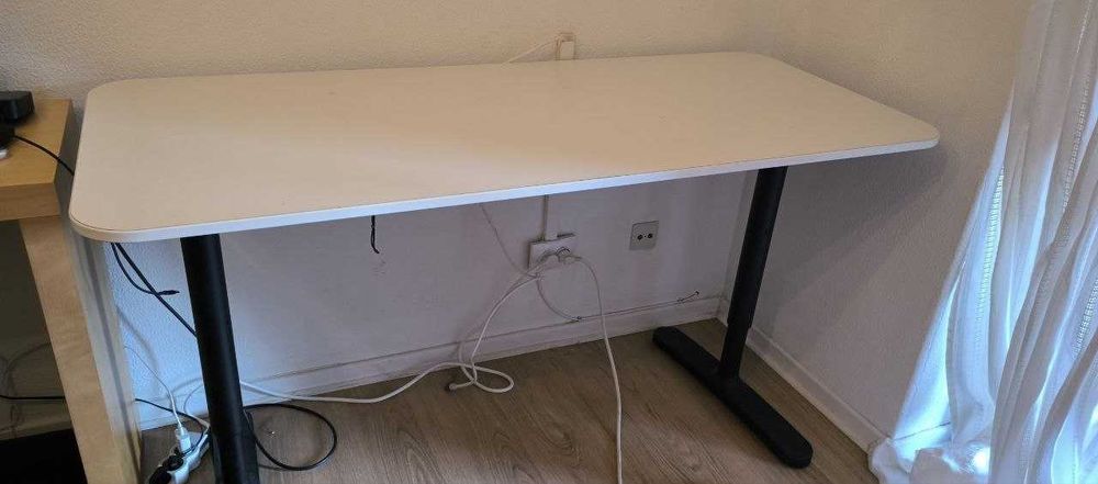 Secretária IKEA - 140 cm x 60 cm