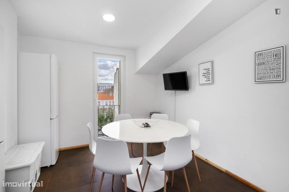 Quarto - localizado em Saldanha Lisbon