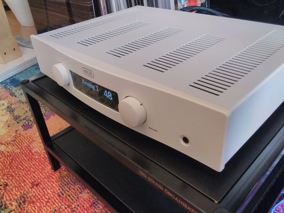 Amplificador HEGEL ROST C/ Novo