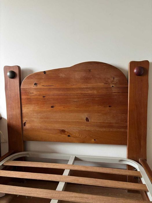 Mobília de quarto individual em madeira de pinho maciço