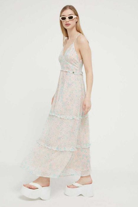 Сукня Superdry. розмір XL. Дихаюча, невагома тканина, приємна до тіла.