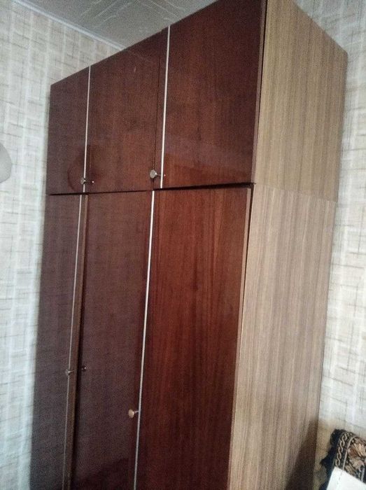 продам шафу на три відділення
