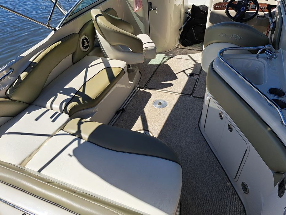 Łódż motorowa Sea Ray 240